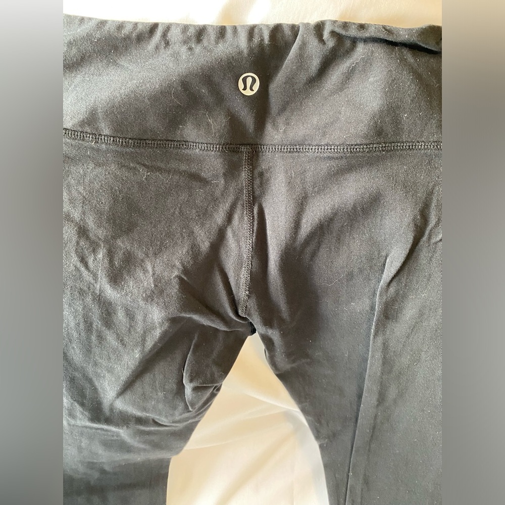 Lululemon Wunder Under Crop Black Size 6 Small hole in crotch - Picture 4 of 13